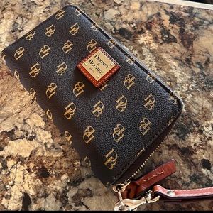 Dooney & Bourke signature wallet
